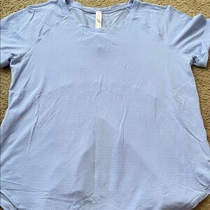 Lululemon tee size 6